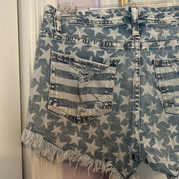 DENIM jean shorts ripped jean shorts distressed jean shorts - Size 4/27 - Picture 5 of 7